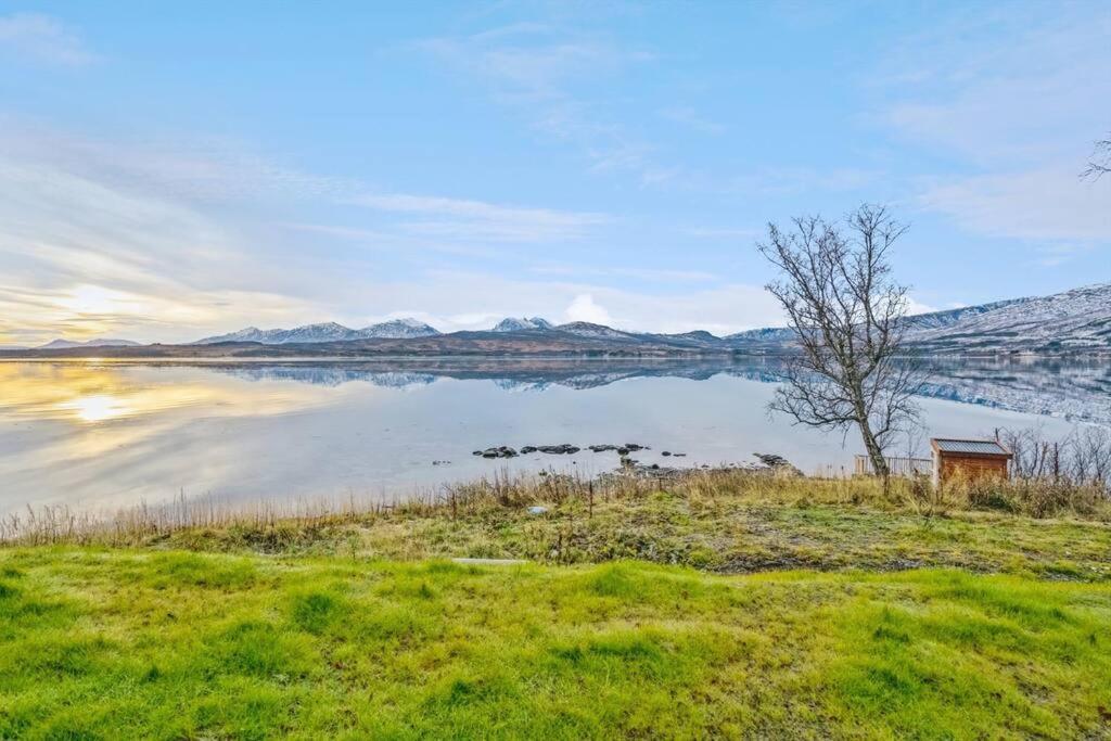 Hus Med Egen Strandlinje Tromso Ngoại thất bức ảnh