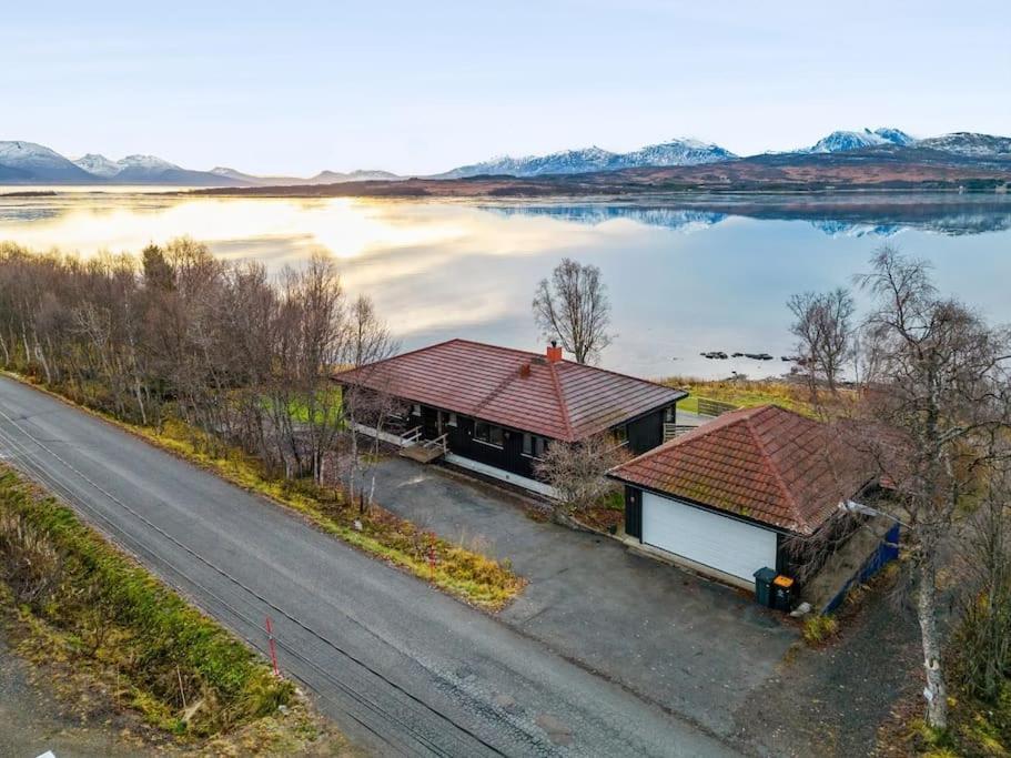 Hus Med Egen Strandlinje Tromso Ngoại thất bức ảnh
