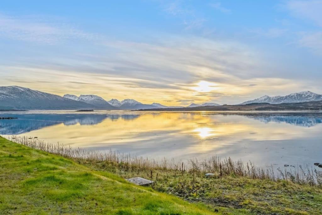 Hus Med Egen Strandlinje Tromso Ngoại thất bức ảnh