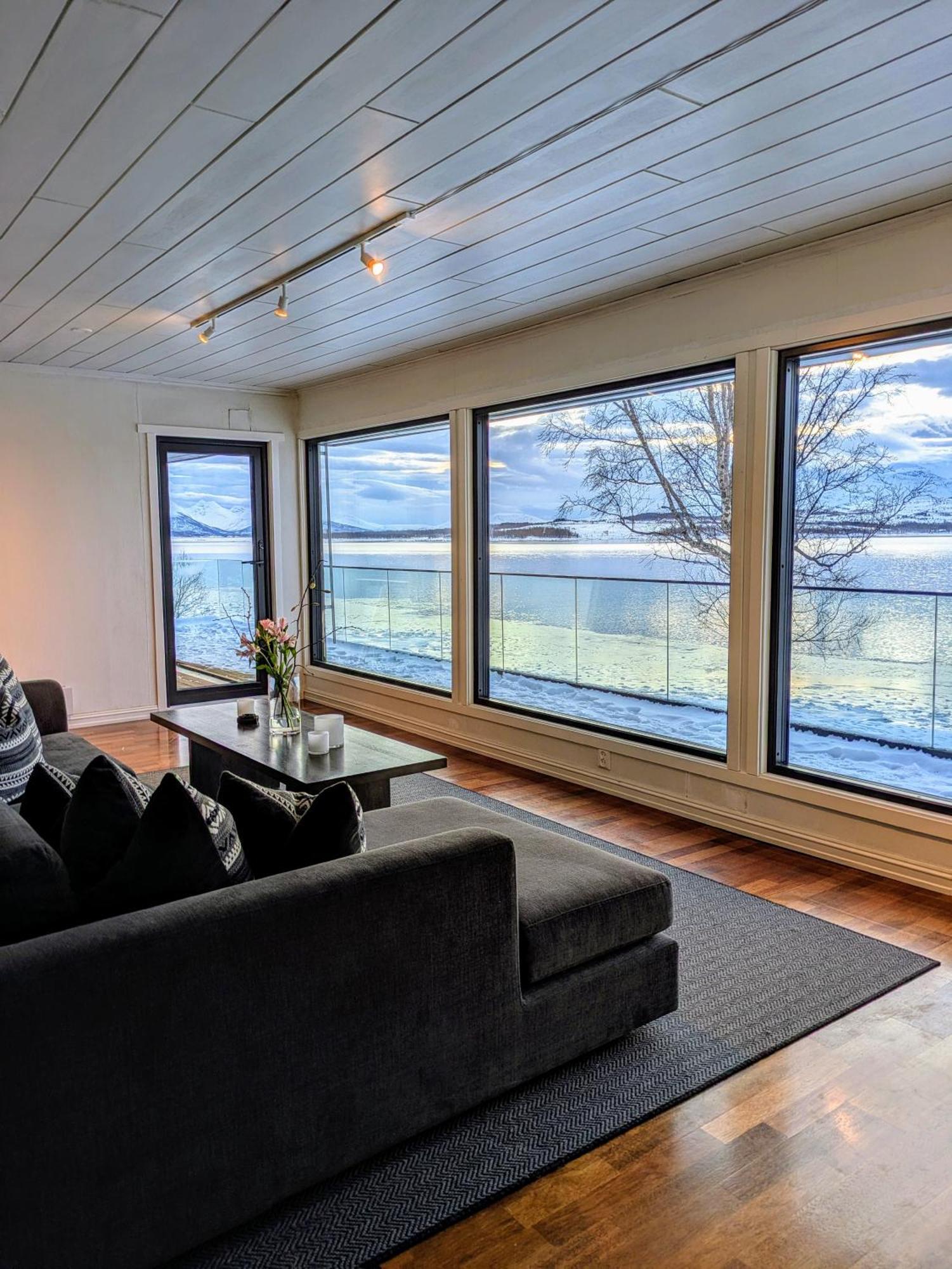 Hus Med Egen Strandlinje Tromso Ngoại thất bức ảnh